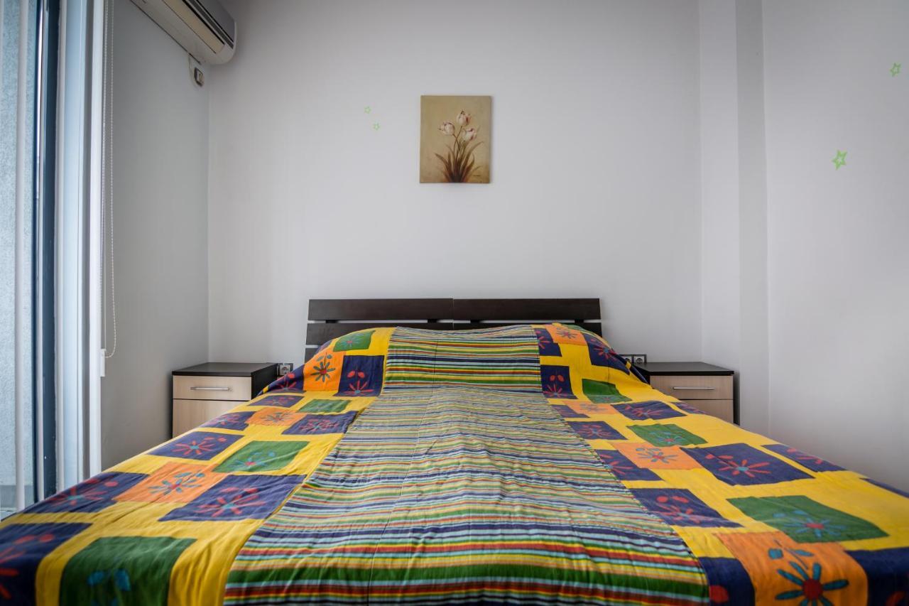 Cozy One-Bedroom Apartment In Night Breeze Burgas Екстер'єр фото