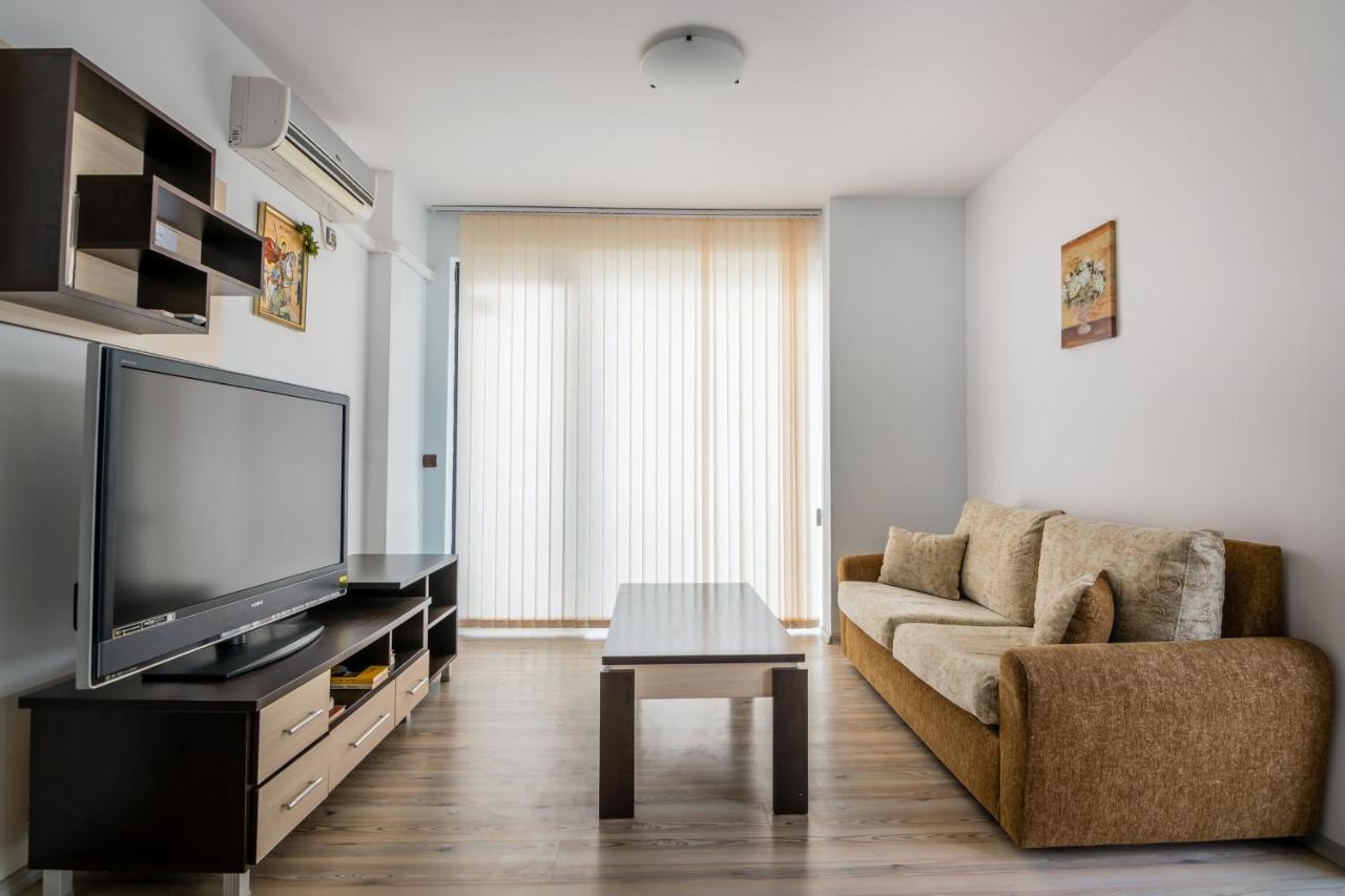 Cozy One-Bedroom Apartment In Night Breeze Burgas Екстер'єр фото