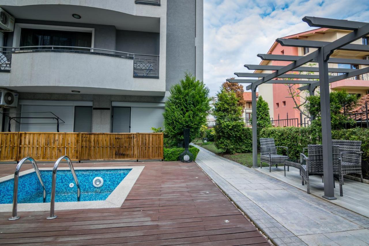 Cozy One-Bedroom Apartment In Night Breeze Burgas Екстер'єр фото